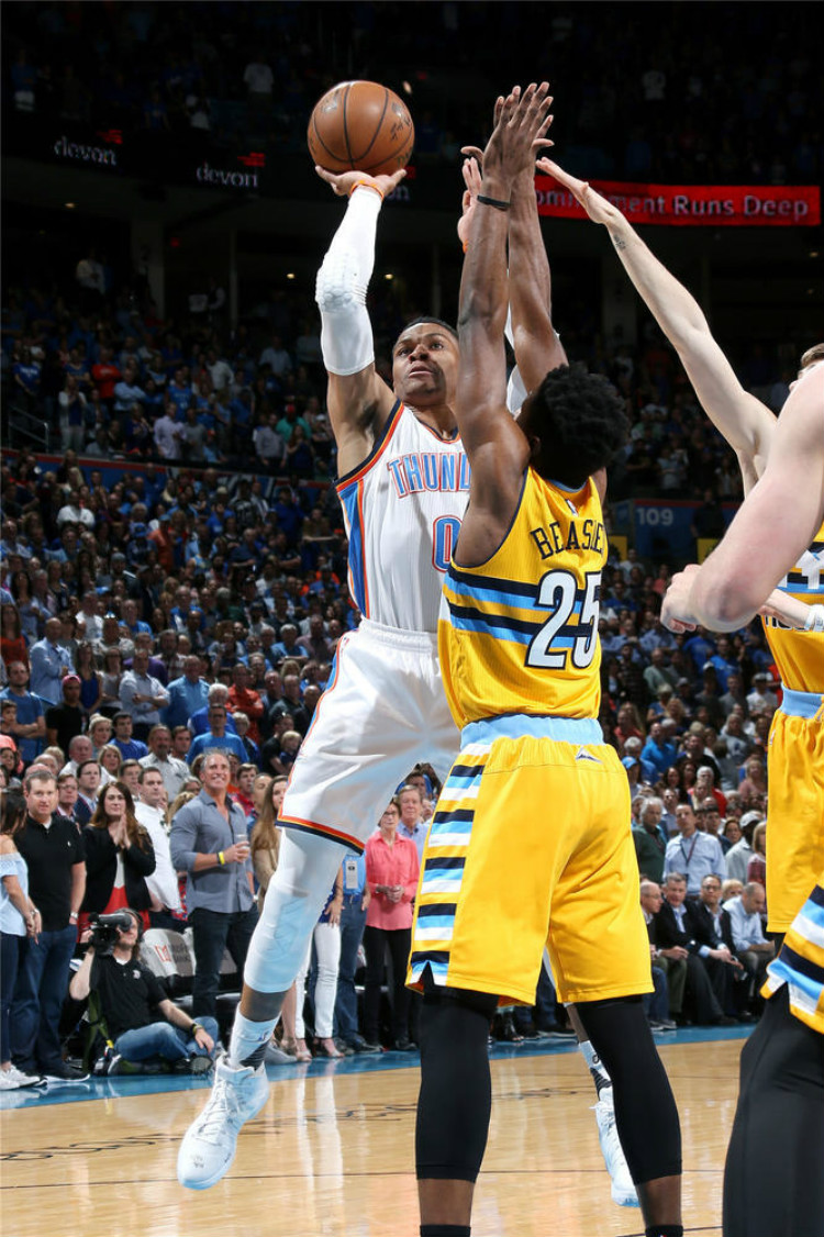 与利物浦的 与利物浦的