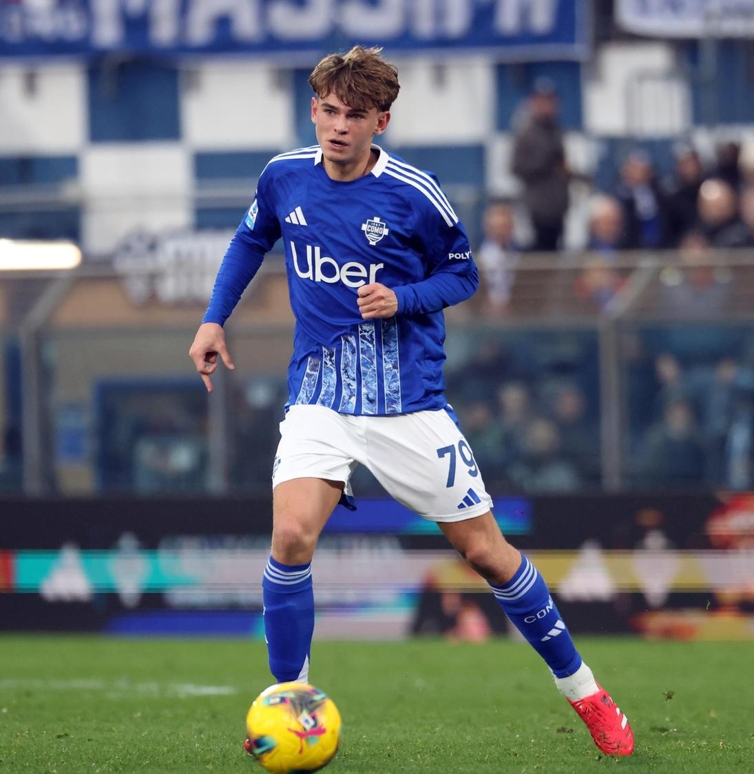 此球更像是 此球更像是